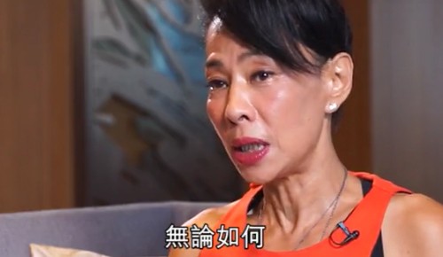 Bà Trần Hội Liên kể chuyện đời trong talkshow.