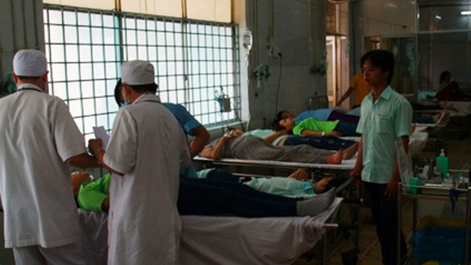 Các công nhân được đang được điều trị tại bệnh viện vào chiều ngày 16-9