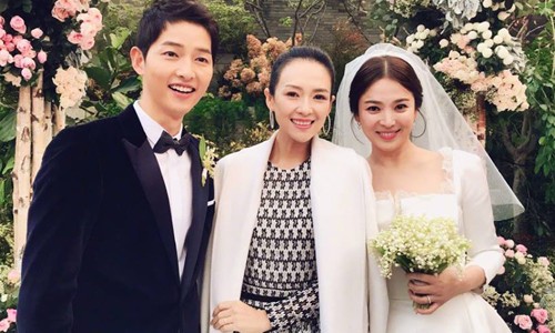 Chương Tử Di (giữa) trong đám cưới Song Hye Kyo - Song Joong Ki.