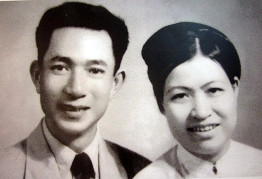 Vợ chồng doanh nhân Trịnh Văn Bô - thương gia giàu có nức tiếng đất Hà thành thể kỷ 20. Ảnh: Gia đình cung cấp