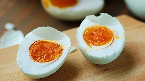 Giảm cân hiệu quả từ trứng muối 