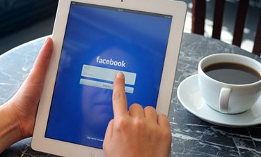Vì sao Facebook bị nhà sáng lập chỉ trích?