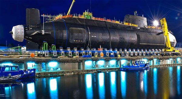 Khám phá tàu ngầm hạt nhân lớn nhất thế giới HMS Artful