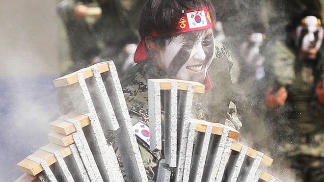 Binh sỹ Hàn Quốc thao diễn các kỹ năng quân sự. Ảnh minh họa.(Nguồn: YONHAP/TTXVN)