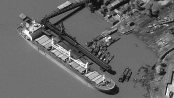 Tàu Kai Xiang của Trung Quốc nhận than từ Triều Tiên ngày 31/8. Ảnh: Mỹ cung cấp cho LHQ