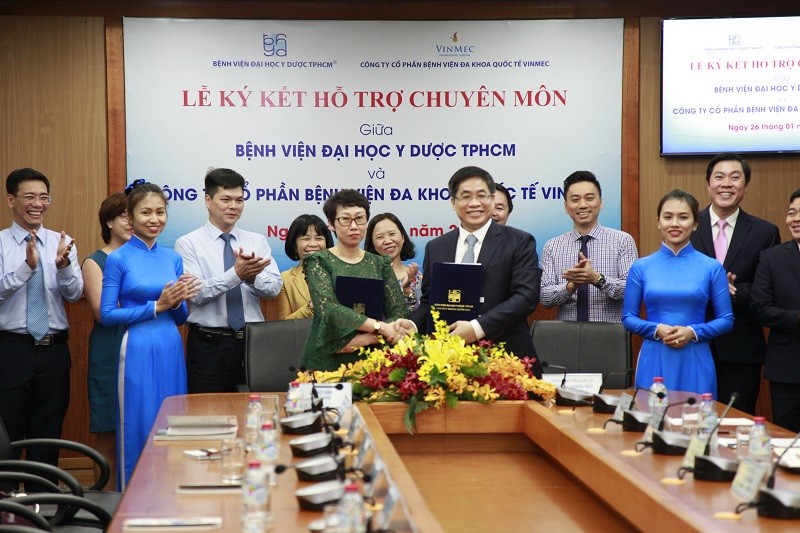Bệnh viện Đại học Y dược TP.HCM ký kết hợp tác với Vinmec Nha Trang