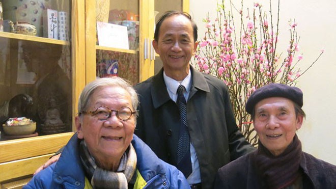 Từ trái sang: Nhạc sĩ Hoàng Vân, nhạc sĩ Lân Cường và nhạc sĩ Văn Dung.