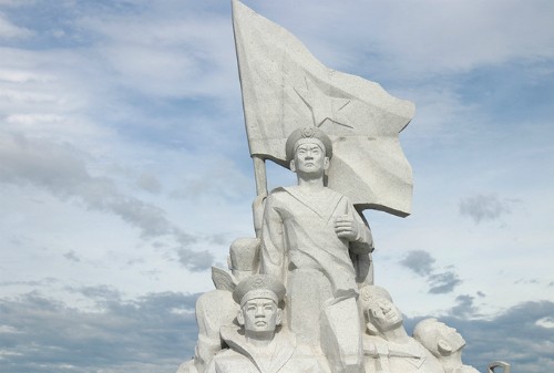 Cụm tượng đài các chiến sĩ Gạc Ma ở khu tưởng niệm tại Khánh Hòa. Ảnh: Xuân Ngọc