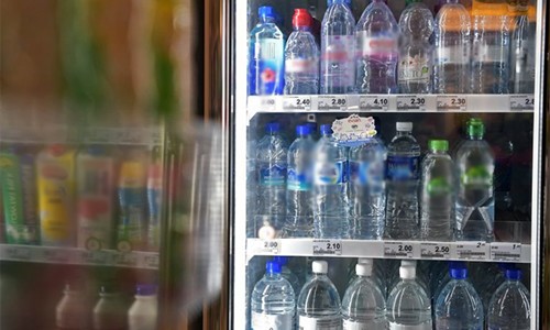 WHO: Cần kiểm định thêm về nước đóng chai bị nhiễm sợi nhựa siêu nhỏ