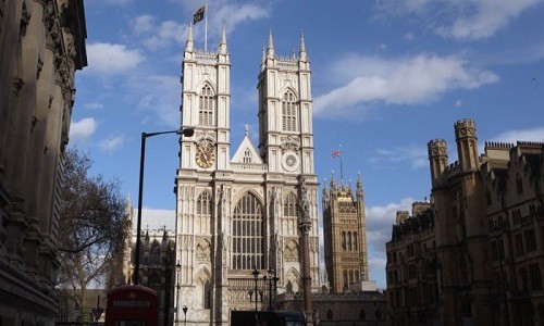 Tu viện Westminster là nơi chôn cất nhiều nhà khoa học nổi tiếng. Ảnh: BBC.