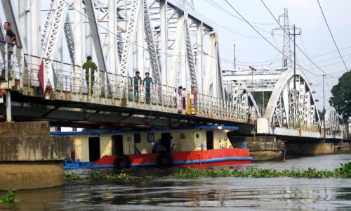 Dự án cầu đường sắt Bình Lợi và cải tạo luồng sông Sài Gòn sẽ hoàn thành vào cuối năm nay. Ảnh: An Nhơn.