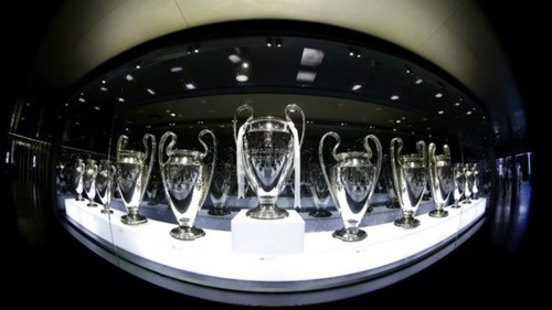 Real Madrid đau đầu vì hết chỗ để cúp Champions League