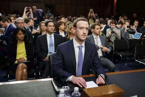 CEO Facebook phải ra điều trần ở Mỹ và châu Âu sau bê bối rò rỉ dữ liệu.