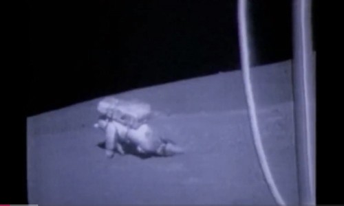 NASA chia sẻ những cú ngã của phi hành gia trên Mặt Trăng