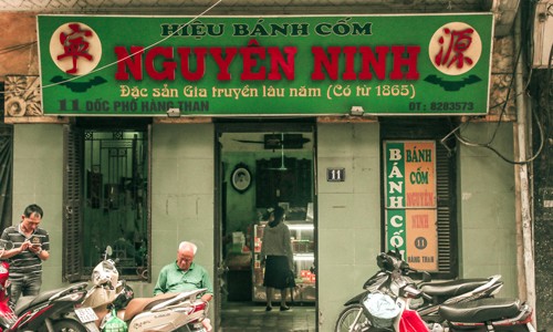 Cửa hàng bánh cốm Nguyên Ninh chính gốc số 11 Hàng Than