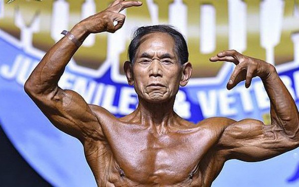 Ông Kanazawa sở hữu khối cơ bắp rắn chắc ở tuổi 81. Ảnh: OC.