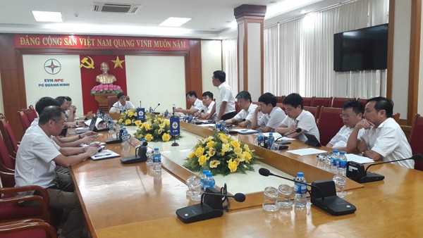 Đoàn công tác của Ban chỉ huy phòng chống thiên tai và tìm kiếm cứu nạn Tổng công ty Điện lực miền Bắc làm việc tại Quảng Ninh