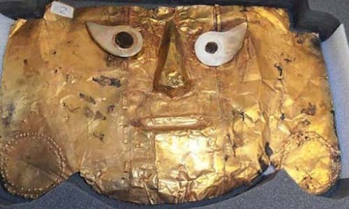 Chính phủ Peru ngày 7/9 thông báo đã giành lại quyền sở hữu chiếc mặt nạ vàng 1.000 năm tuổi của nền văn minh Sican thời tiền Columbo. Ảnh: AFP