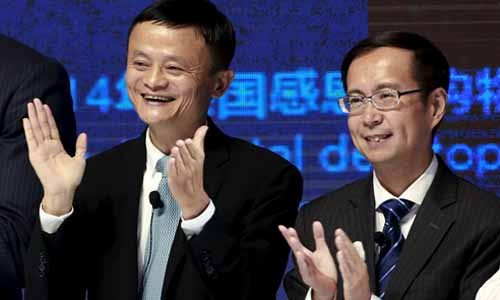 Jack Ma và Daniel Zhang trong một sự kiện của Alibaba năm 2015. Ảnh: Reuters