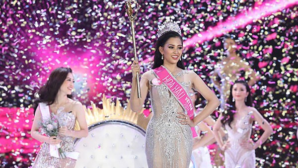 Hoa hậu Việt Nam 2018 Trần Tiểu Vy được cấp học bổng gần 500 triệu đồng
