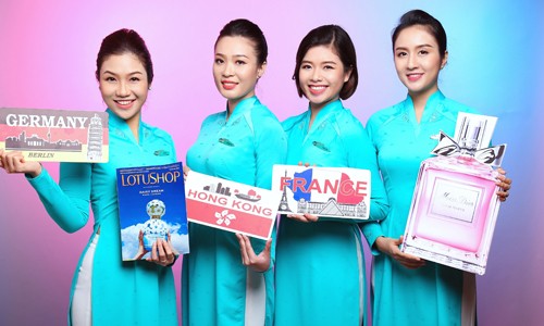 Tiếp viên hàng không Vietnam Airlines sẵn sàng cho dịch vụ bán hàng miễn thuế trên không