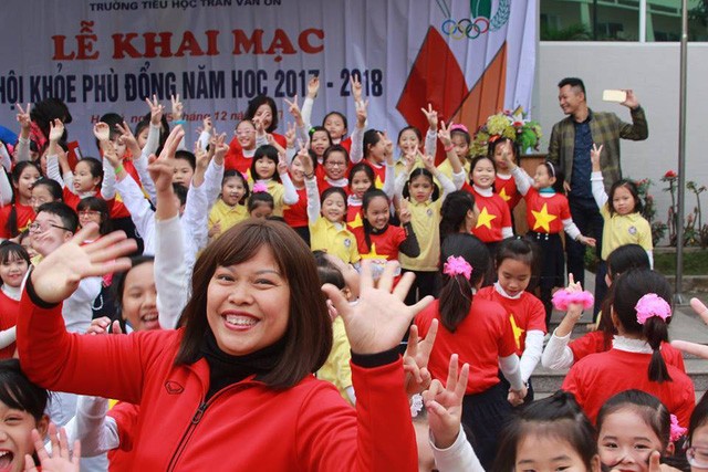 Cô giáo Nguyễn Thị Lệ Hằng được nhà trường đánh giá là giáo viên giỏi, nhiệt huyết. (Ảnh: FBNV)