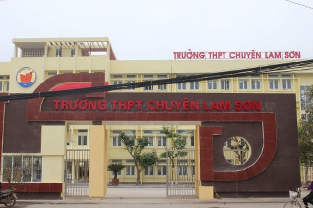 Cho đến nay, việc tuyển dụng giáo viên của Trường THPT chuyên Lam Sơn vẫn "dậm chân tại chỗ" vì Giám đốc Sở GD&ĐT không phê duyệt.