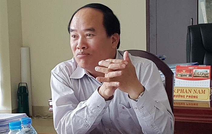 Ông Phan Nam, Trưởng Phòng GD-ĐT TP Huế có quan điểm về sự việc cô giáo bắt học sinh lớp 1 ngậm bút trong miệng để giữ im lặng