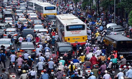 Khu vực nội đô Hà Nội ngày càng gia tăng dân số kéo theo nhiều hệ lụy tiêu cực ảnh hưởng đến chất lượng cuộc sống