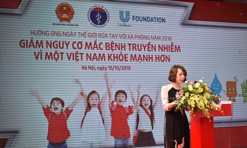 Cục trưởng Nguyễn Thị Liên Hương nhấn mạnh vai trò của việc rửa tay với xà phòng.