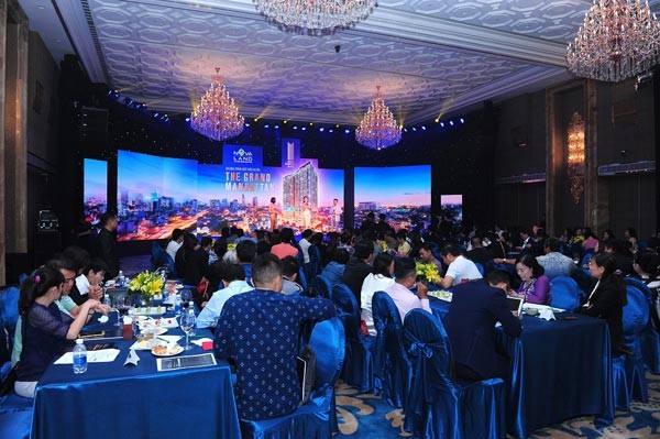 The Grand Manhttan khẳng định sức hút mạnh mẽ với hàng trăm khách hàng trong sự kiện giới thiệu chính thức. 