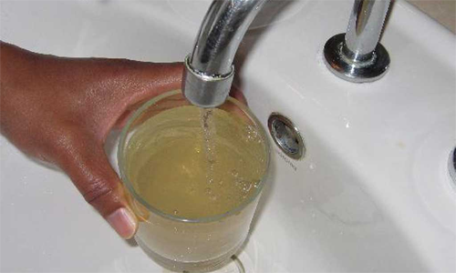 Hiện nay, nguy cơ nước máy bị nhiễm bẩn tại các khu dân cư là rất lớn