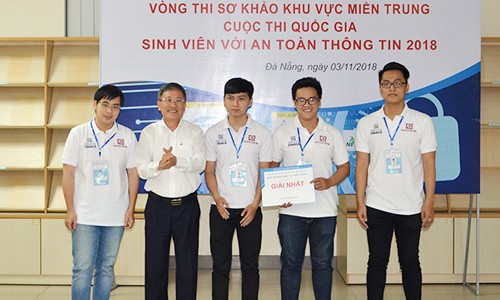 Đội tuyển ISITDTU của ĐH Duy Tân giành giải Nhất vòng Sơ khảo khu vực miền Trung 
