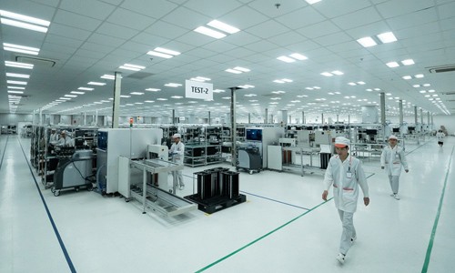 Toàn bộ nhà máy được thiết kế và thi công theo tiêu chuẩn quốc tế IPC-A-610 dành cho các nhà máy sản xuất sản phẩm điện tử