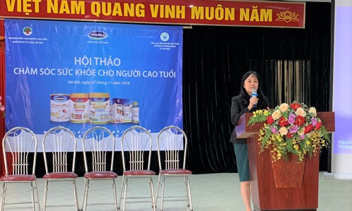 Bà Nguyễn Minh Tâm – Giám đốc Chi nhánh Vinamilk tại Hà Nội phát biểu tại hội thảo