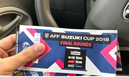 Vé giả xuất hiện rất nhiều trước trận đấu cuối cùng của AFF Cup 2018