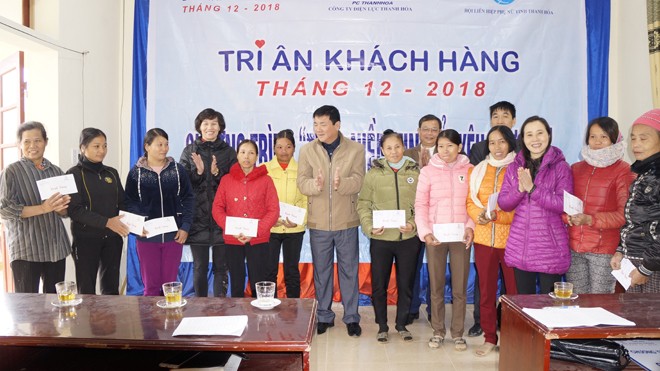 Các hoạt động tri ân, tặng quà hộ nghèo nhân tháng tri ân khách hàng của Công ty điện lực Thanh Hóa