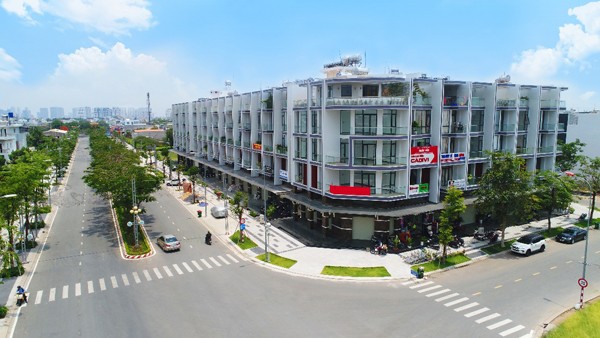 Tuyến phố thương mại sầm uất trên đường Nguyễn Thị Nhung
