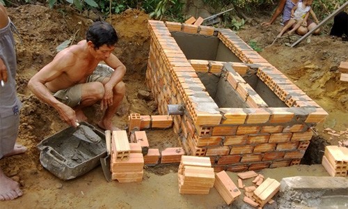 Người dân xây dựng nhà tiêu đạt chuẩn góp phàn đảm bảo vệ sinh môi trường