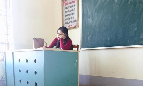 Hình ảnh nữ giáo viên ở Hạ Long bị học sinh chụp lén gây sự chú ý trên mạng. Ảnh: Lâm Tùng.