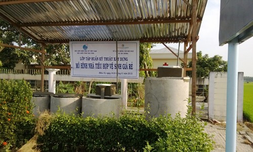 Nhiều lớp tập huấn xây dựng hệ thống nhà tiêu hợp vệ sinh giá rẻ được mở ra ở nông thôn