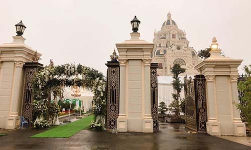 Đám cưới tại lâu đài siêu sang ở Nam Định đang thu hút rất nhiều sự quan tâm của dư luận.
