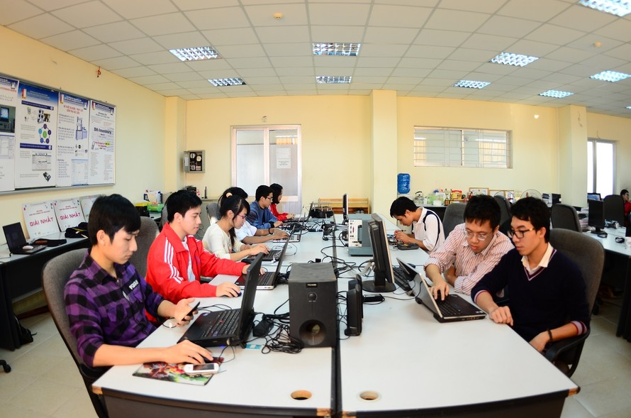 Sinh viên Viện Công nghệ thông tin và Truyền thông (ĐH Bách khoa HN) trong một tiết học (Ảnh: ĐHBK HN)