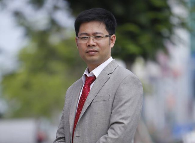 TS. Nguyễn Minh Hùng đang nghiên cứu và giảng dạy tại ĐH Duy Tân