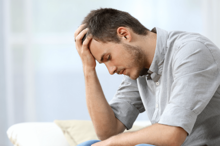 Cuộc sống căng thẳng là một trong những nguyên nhân gây yếu sinh lý ở nam giới