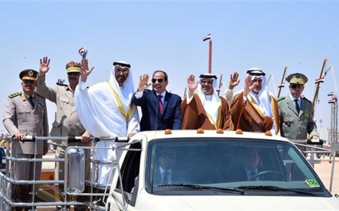 Tổng thống Ai Cập thị sát căn cứ quân sự giữa tin đồn can thiệp vào Lybia