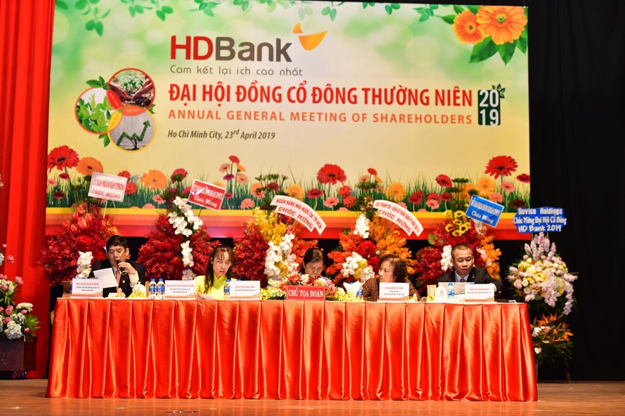 HDBank chia cổ tức và cổ phiếu thưởng 30%