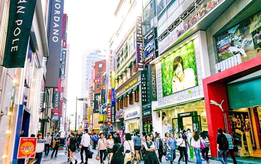 Phố Myeongdong, Hàn Quốc nổi tiếng với không khí mua sắm sầm uất