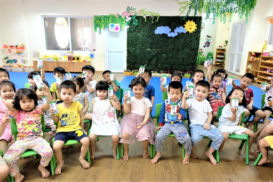 Theo mục tiêu của đề án sữa học đường đến hết năm 2020 có khoảng 1,2 triệu trẻ mầm non và tiểu học ở Hà Nội được uống sữa học đường