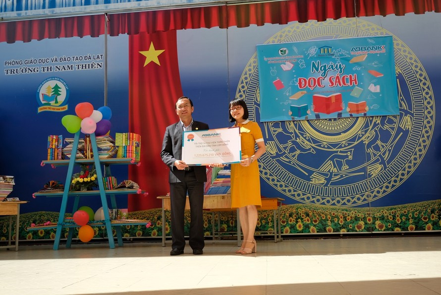 ABBANK dành tặng 51.000 cuốn sách cho 10.000 học sinh tại Lâm Đồng